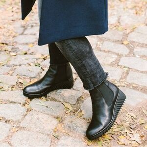 Like New London Fly Lita boot